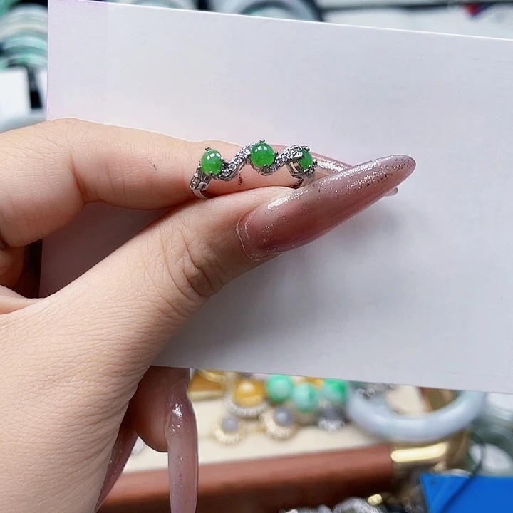 翡翠未镶嵌颈饰天然翡翠A货