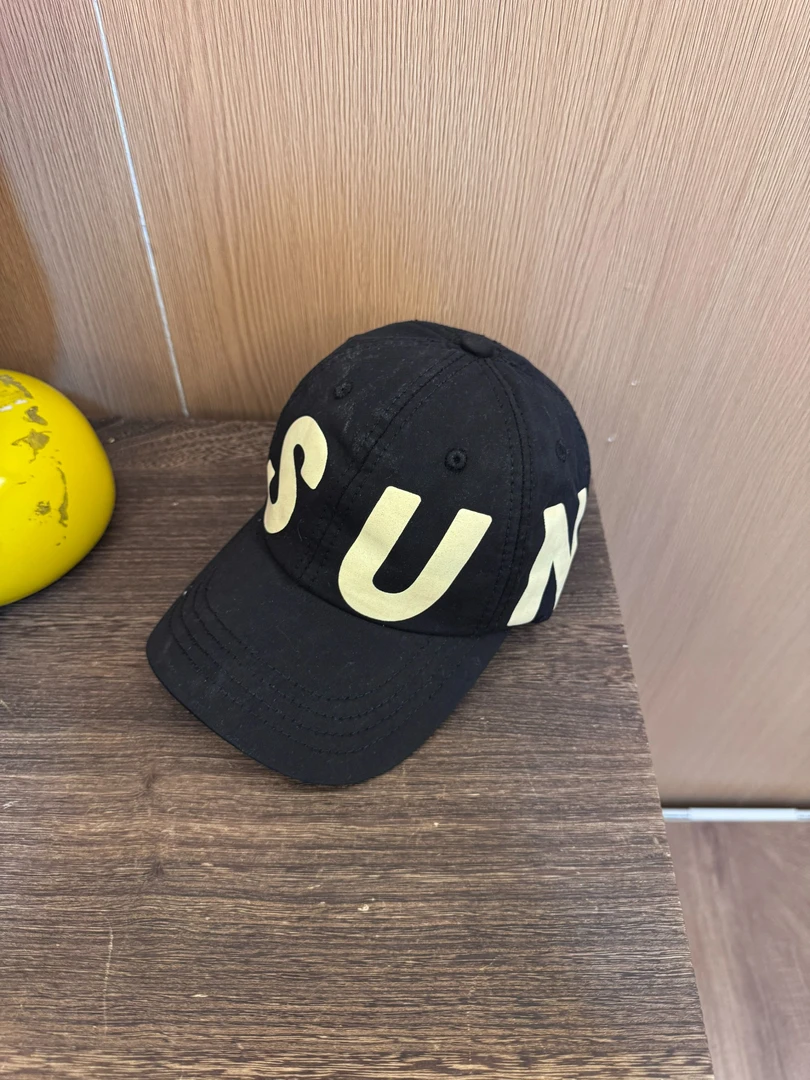 令佳潮牌儿童黑色大字母贴布鸭舌帽2725