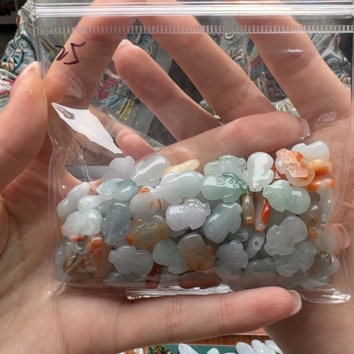 未镶嵌挂件翡翠福利1个，不包邮，拍一单邮费发货