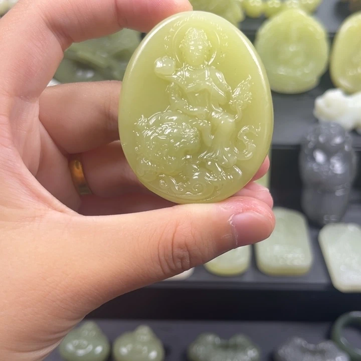 和田玉（黄玉）未镶嵌颈饰