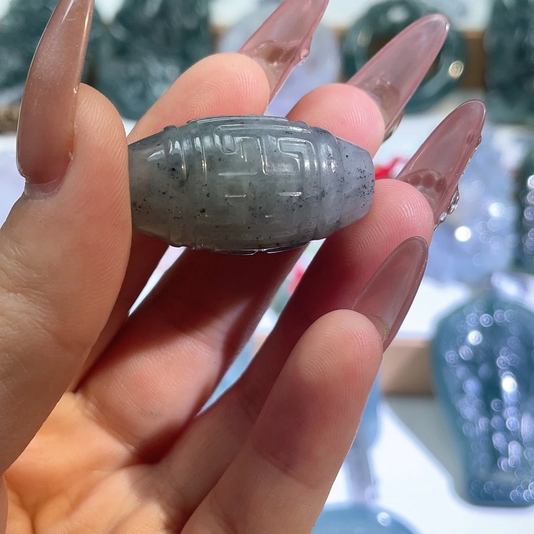 翡翠未镶嵌颈饰桶珠