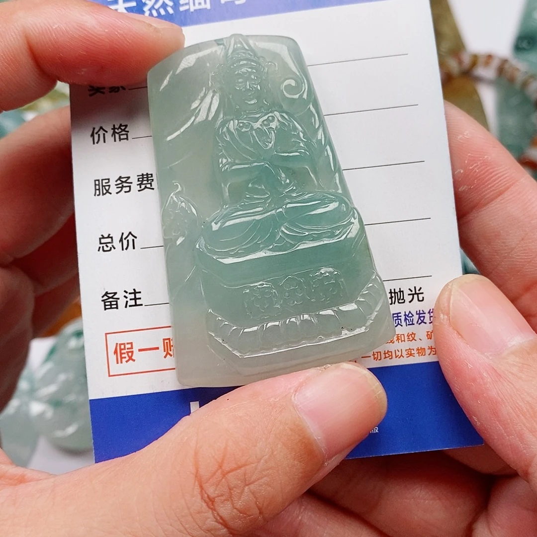 翡翠未镶嵌颈饰观音