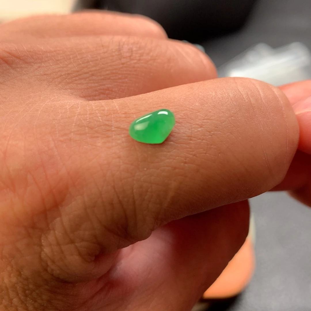 翡翠未镶嵌耳饰翡翠