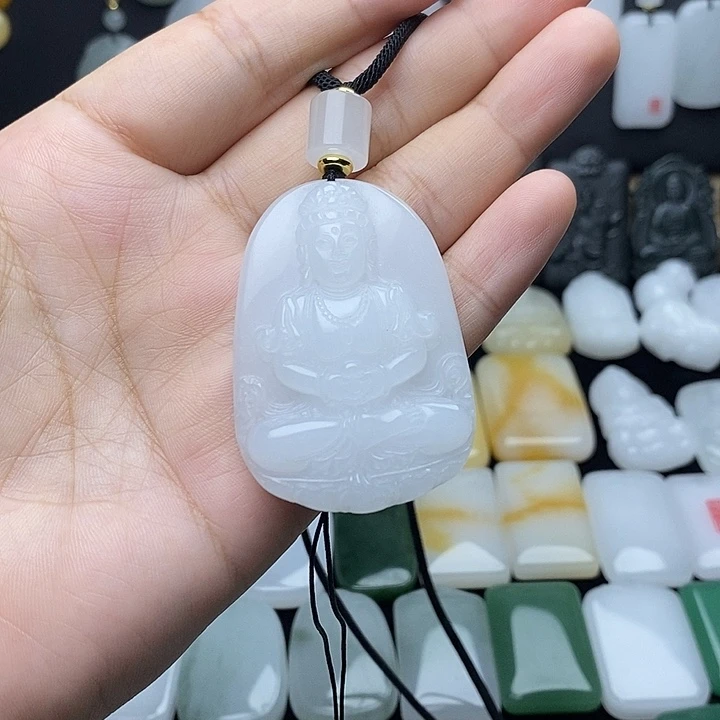 ****逐颈饰未镶嵌石英质玉