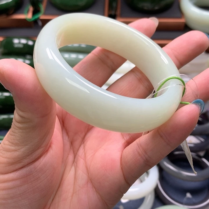 【闪购商品】未镶嵌手镯和田玉31
