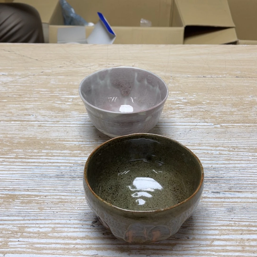 瓷片橒**?密密麻麻地排列着一个大