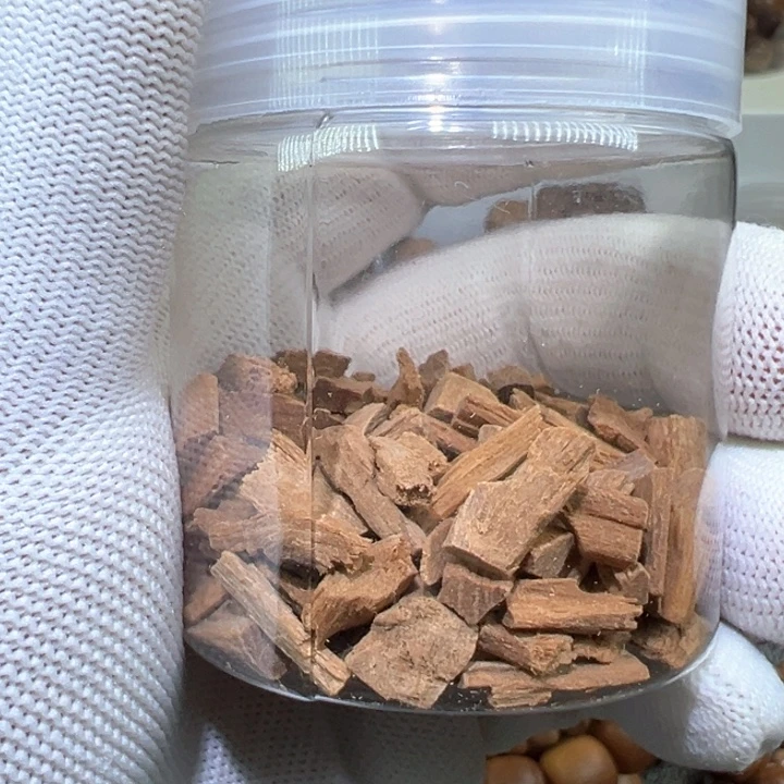 木檀香木20克…………颗粒