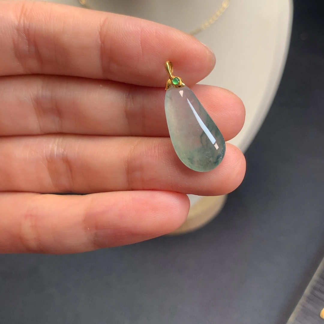 【闪购商品】吊坠(不含链)18K金镶嵌翡翠福瓜