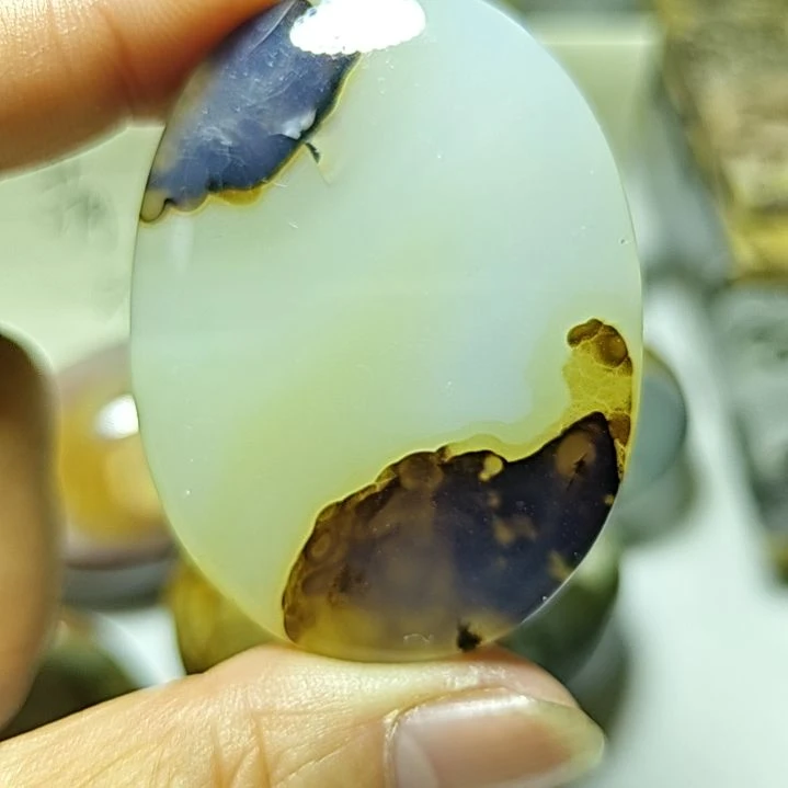 玛瑙/玉髓未镶嵌珠宝奇石