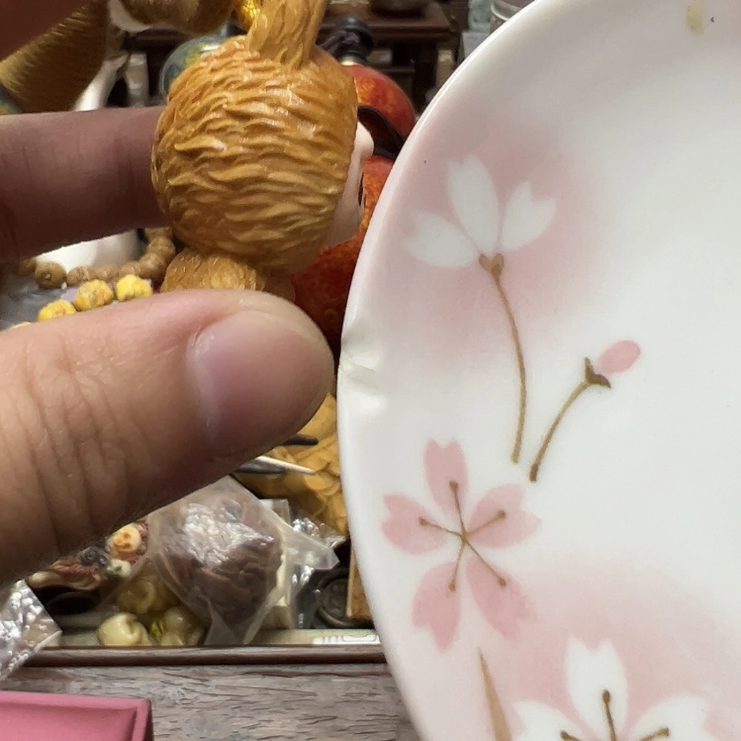 用***姐瓷片瓷器瓷器持股