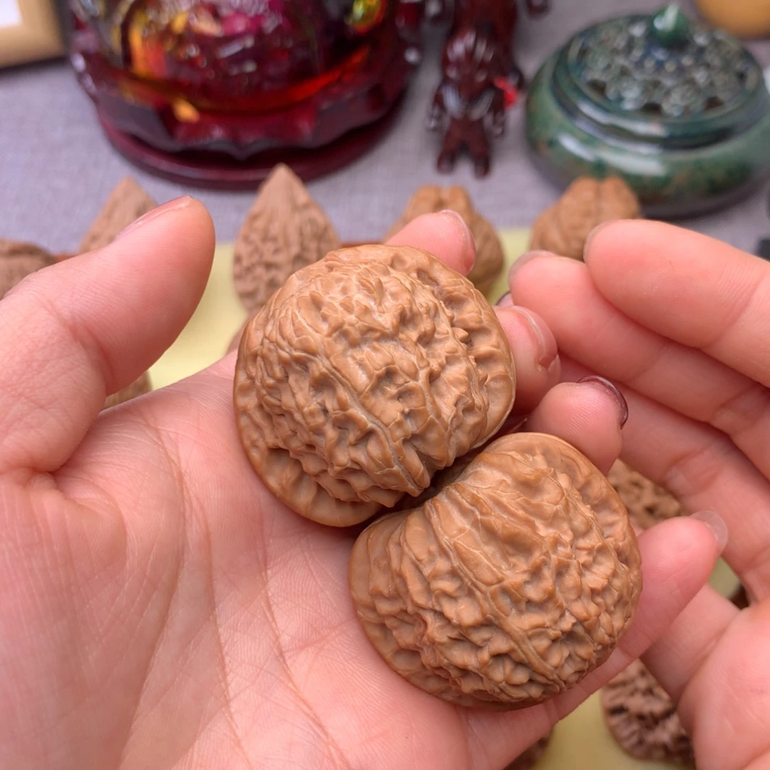 文玩核桃把件红****王核桃