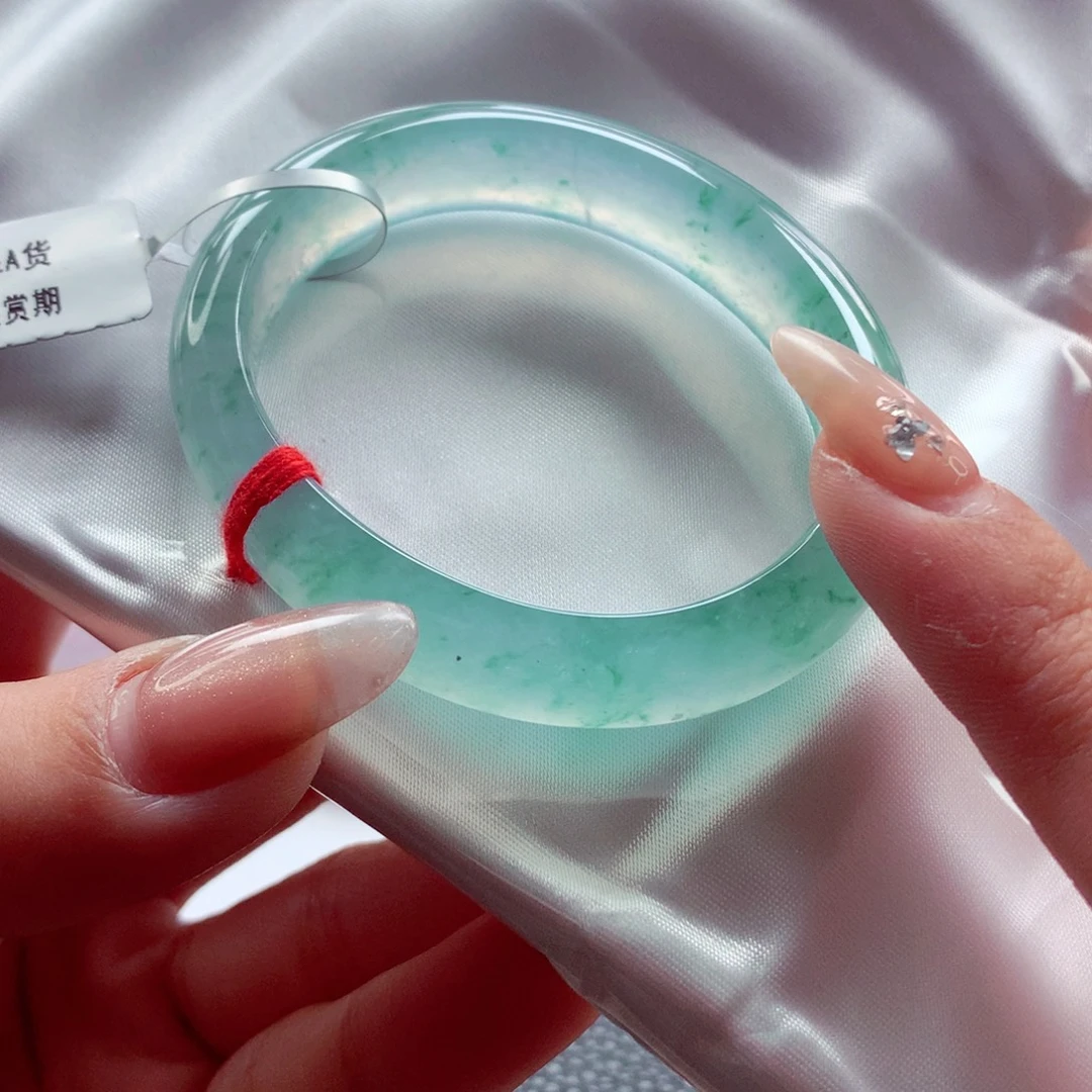 翡翠未镶嵌手镯（贵妃镯）师妹52贵妃高冰蓝钢水墨画