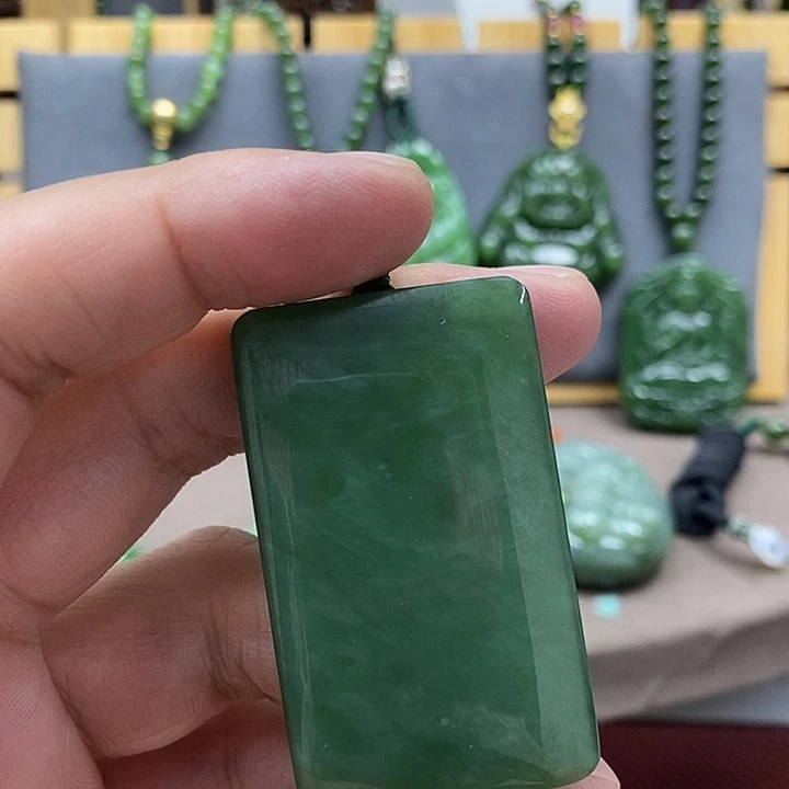 常***练和田玉（碧玉）未镶嵌颈饰