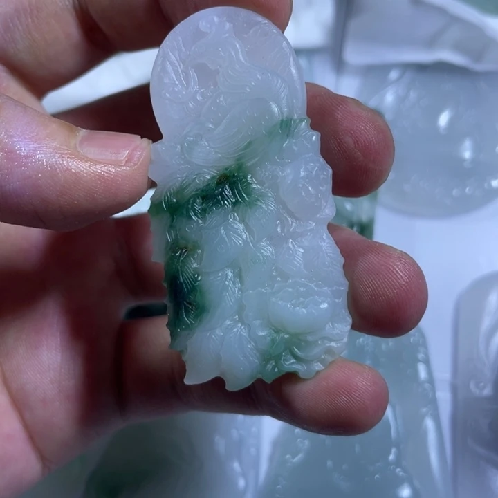 定制翡翠未镶嵌不拍