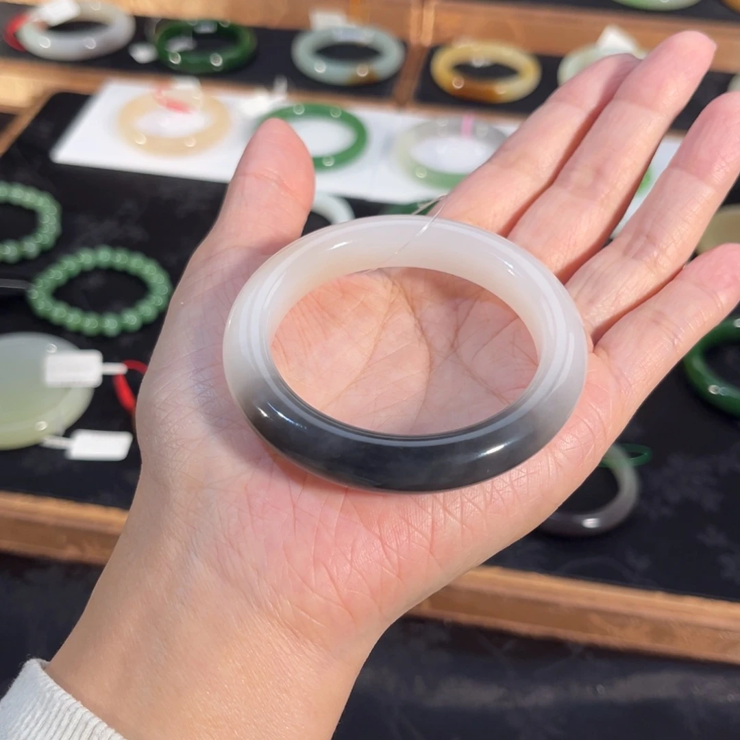 和田玉未镶嵌手镯  「紫粉白三色」