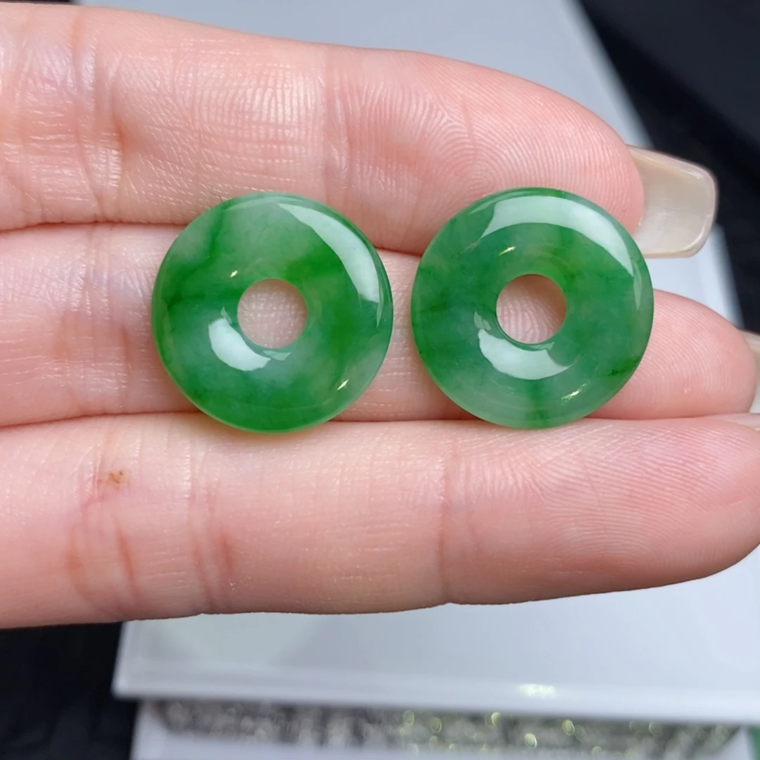 翡翠未镶嵌耳饰甜甜圈