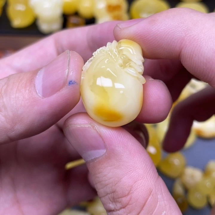 未镶嵌蜜蜡珠宝奇石
