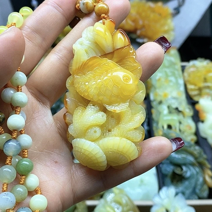 蛇纹石玉挂件未镶嵌