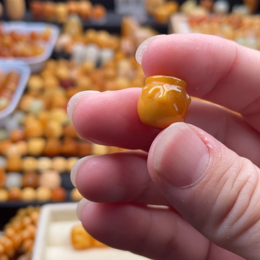 G***o石英质玉（缅黄）未镶嵌颈饰