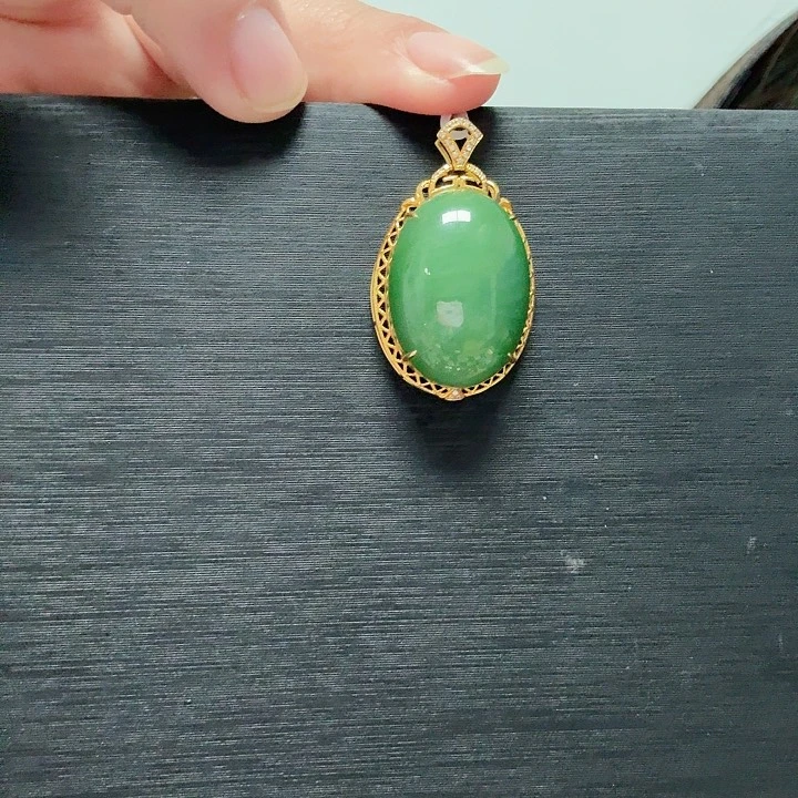 颈饰18K金镶嵌和田玉仓库