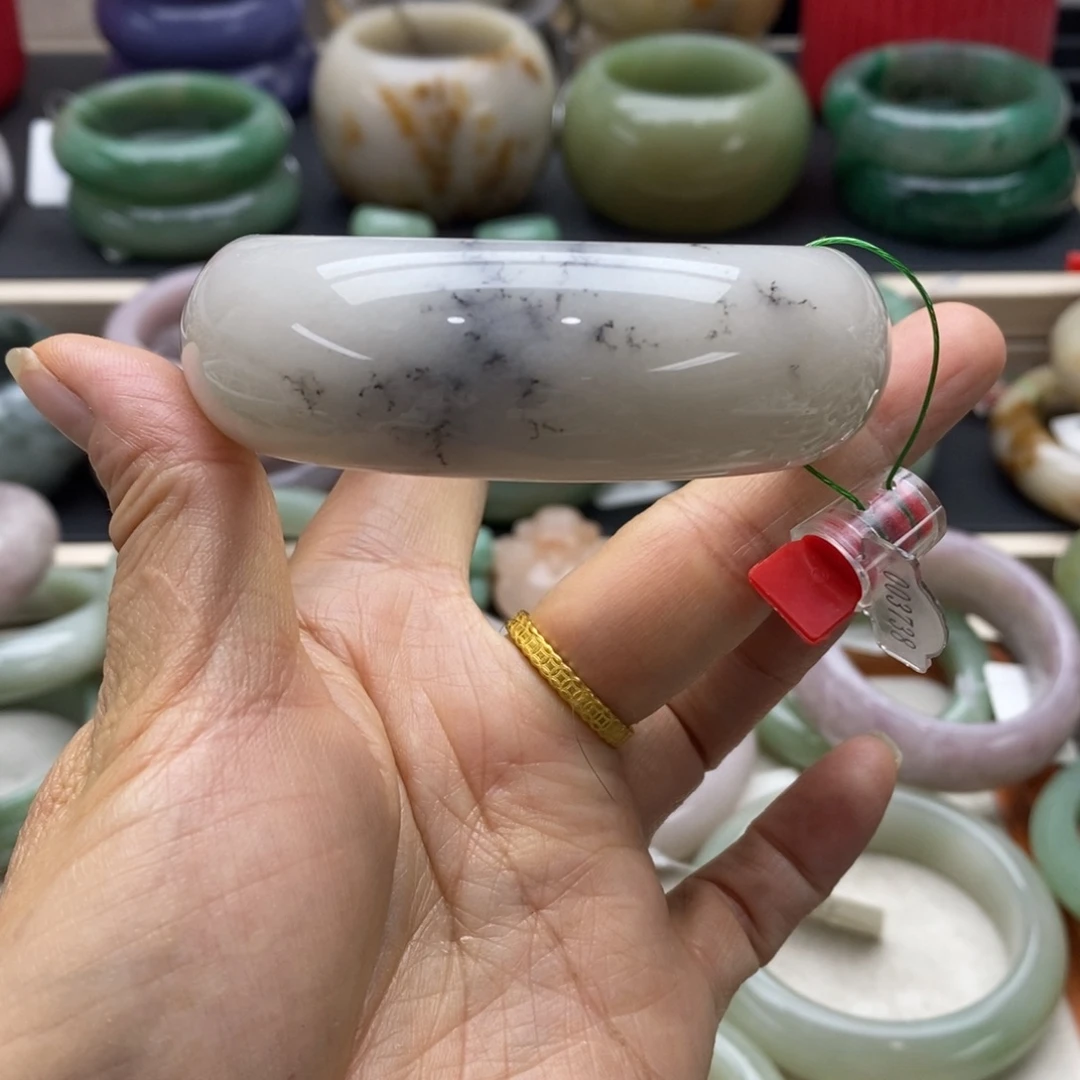 不***~石英岩玉未镶嵌手镯