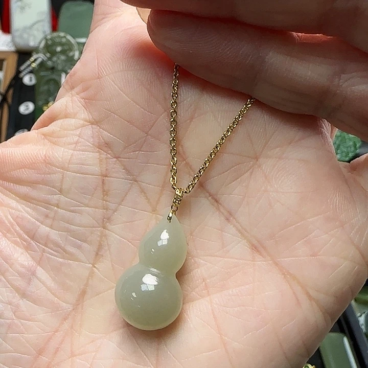 和田玉18K金镶嵌颈饰