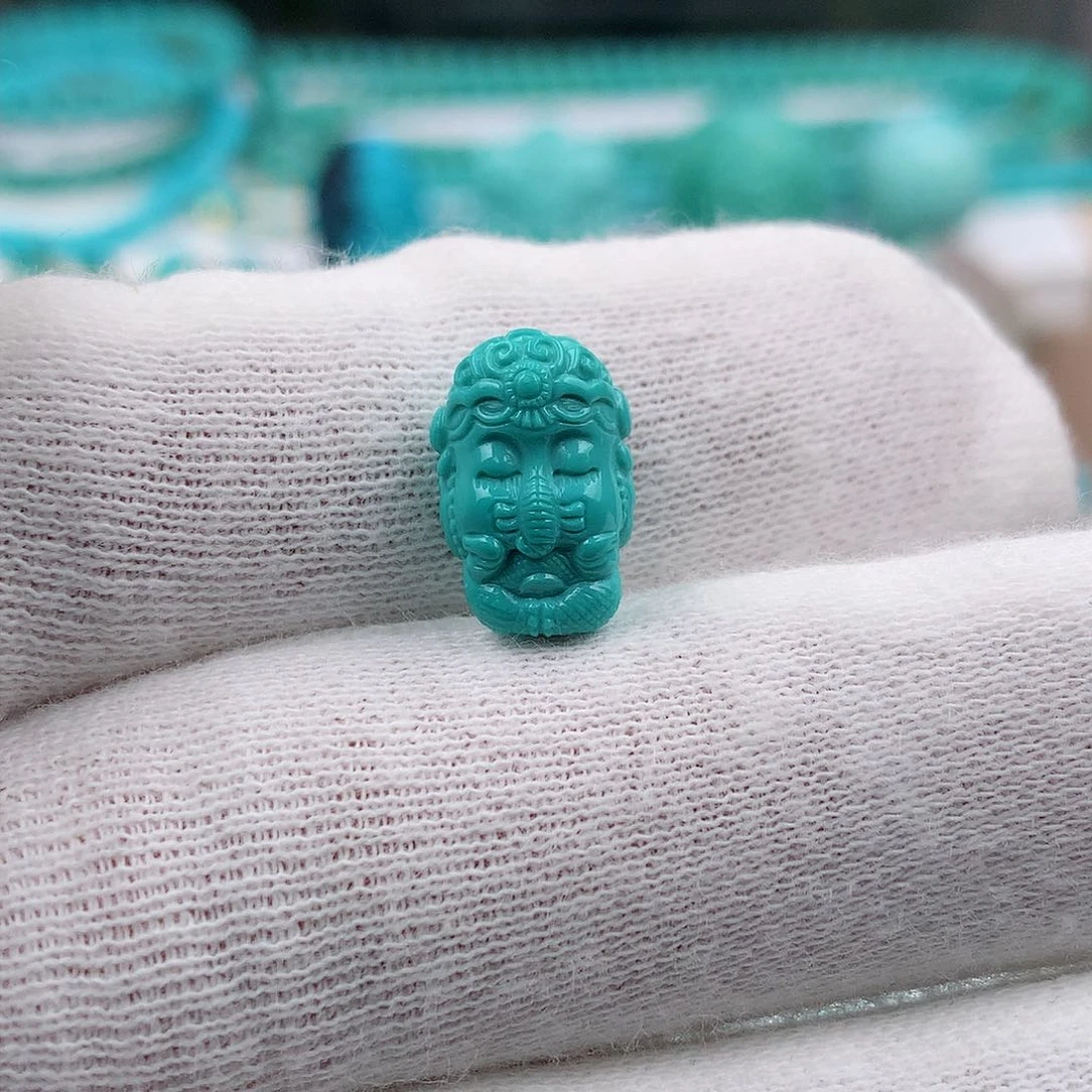 绿松石象宝宝12.3克未镶嵌