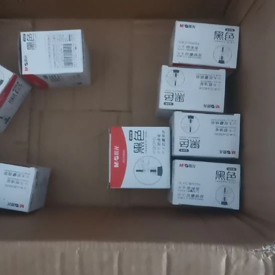 黑色墨水。。。。。。。。。。