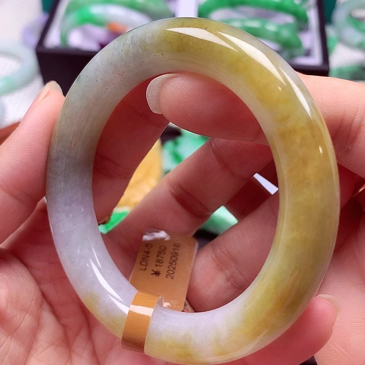 翡翠未镶嵌手镯翡翠