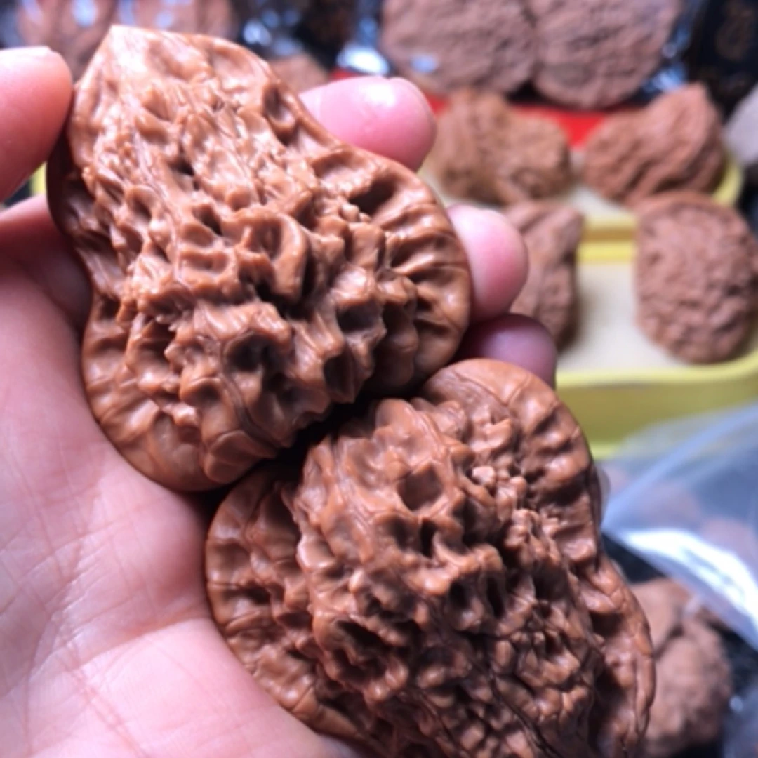 【闪购商品】一***饭文玩核桃