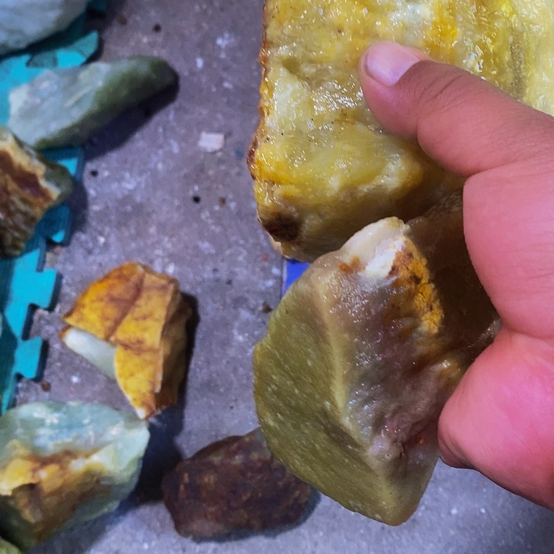 岫玉未镶嵌珠宝奇石无*