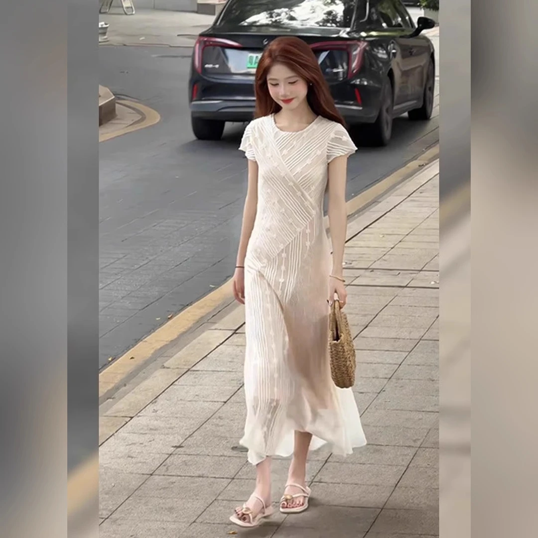 法式高级感蕾丝拼接短袖连衣裙女夏季新款气质修身显瘦绝美长裙