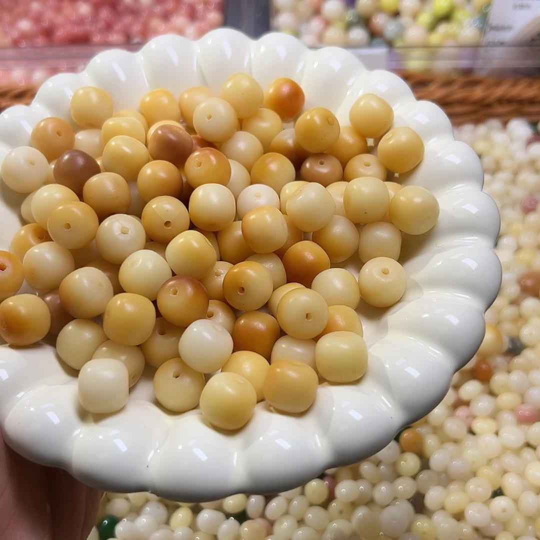 白玉菩提吊坠卡13左右黄馒头桶珠130颗