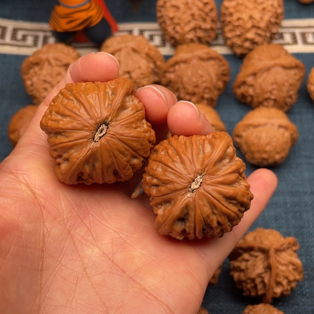 文玩核桃把件40全品毕业球铁锤