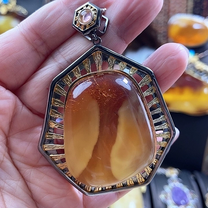 琥珀银S925镶嵌颈饰吊坠