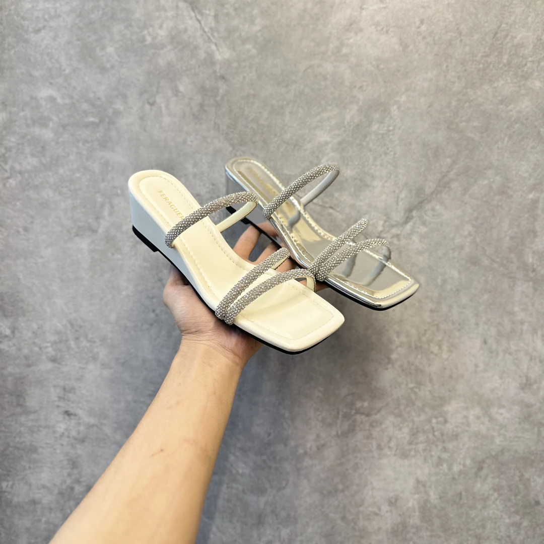 2025新款高品质广州鞋精致水钻气质仙女风凉拖鞋巨舒服百搭显脚小