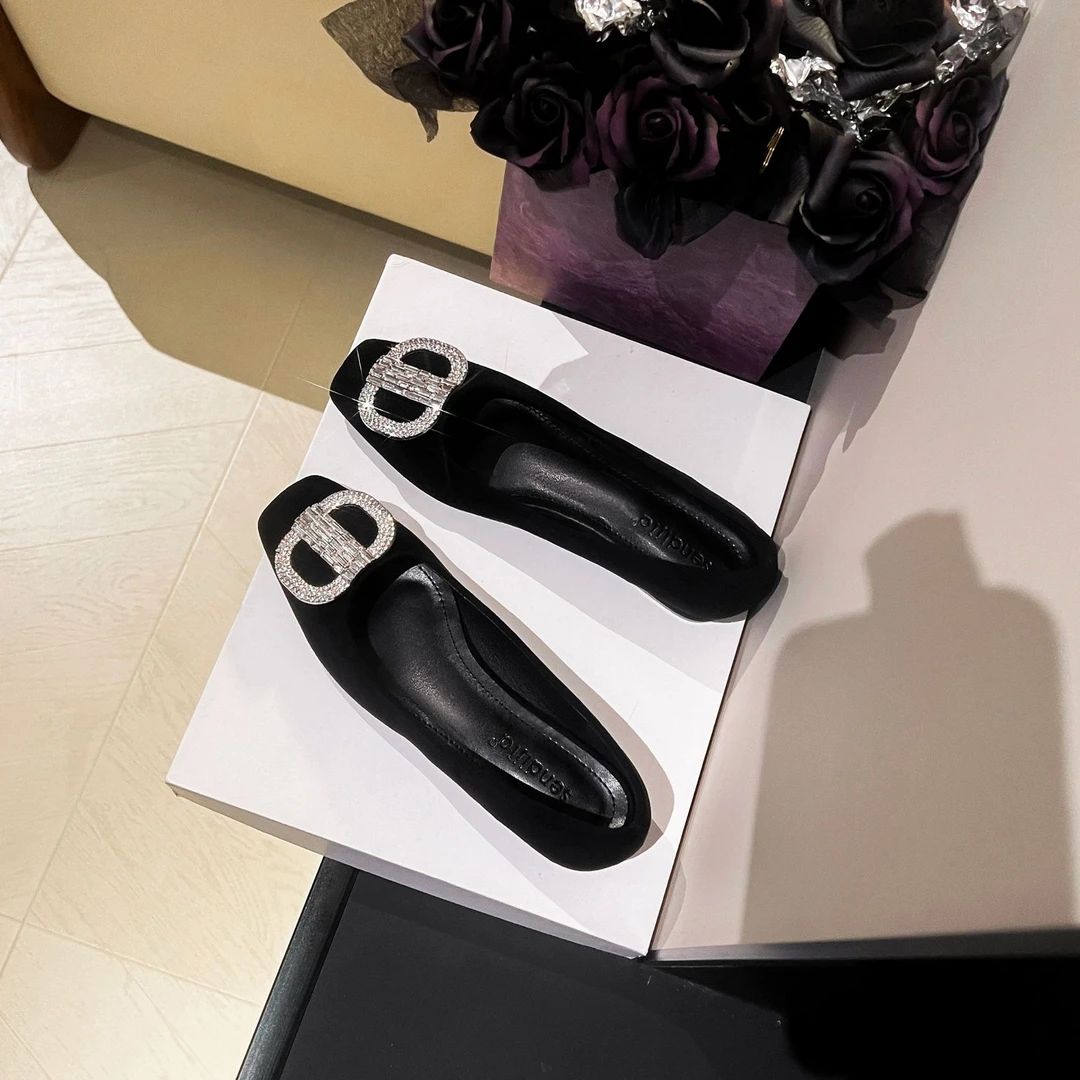 春季气质百搭软底女鞋浅口低跟方扣粗跟职业工作鞋方头黑色单鞋女