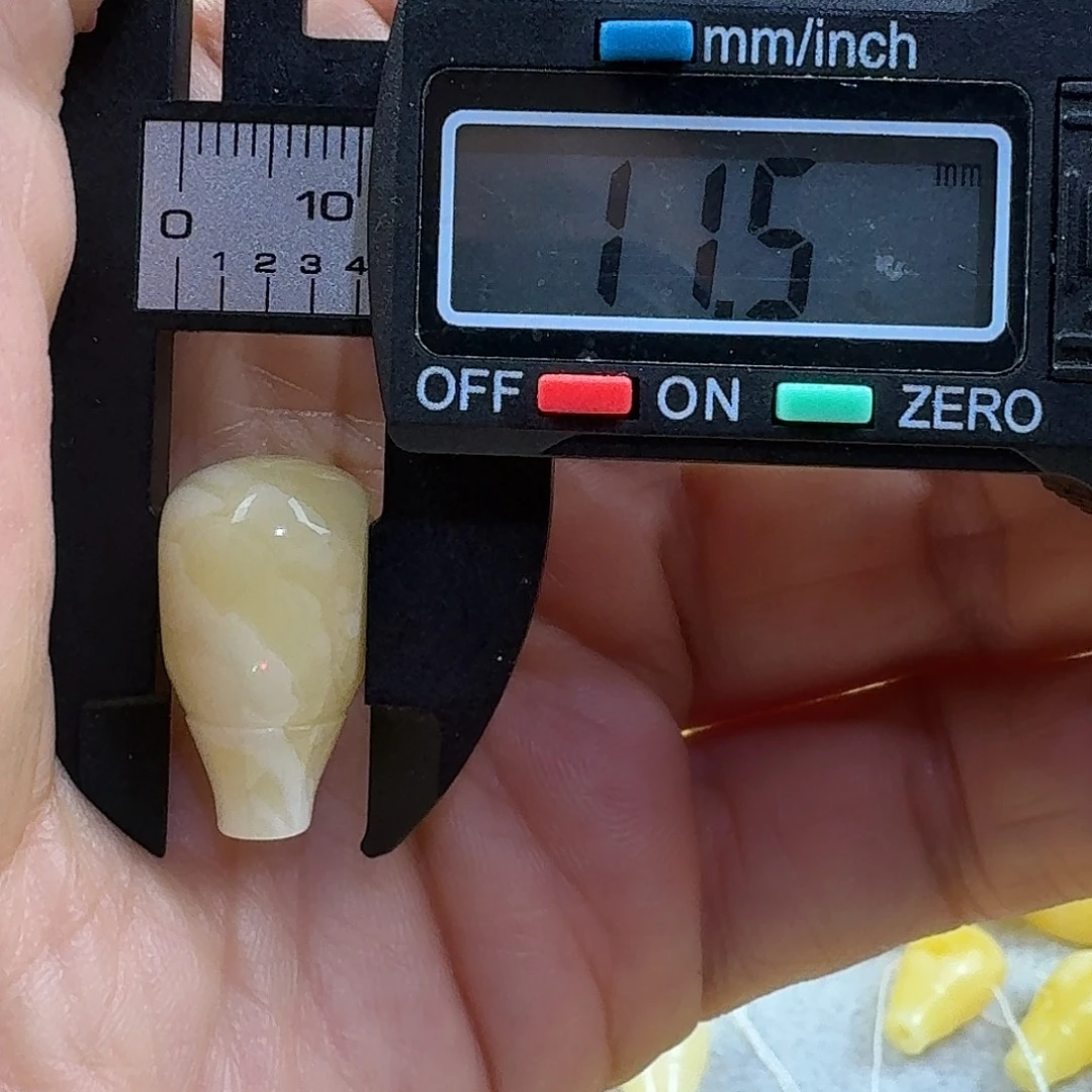 岩***哥裸石蜜蜡未镶嵌32