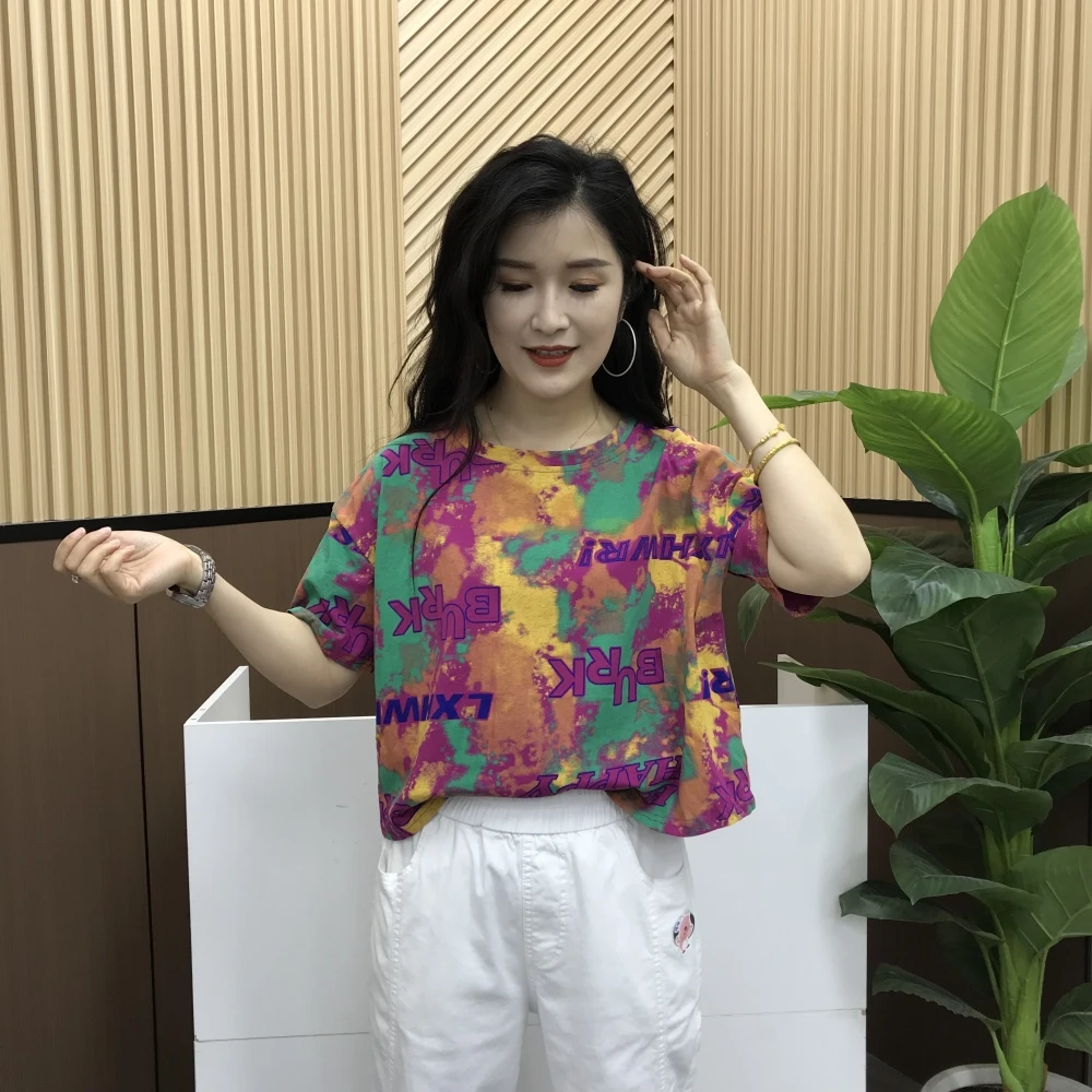 2025夏季新款时尚洋气百搭花色短袖T恤女中年涂鸦显瘦圆领上衣