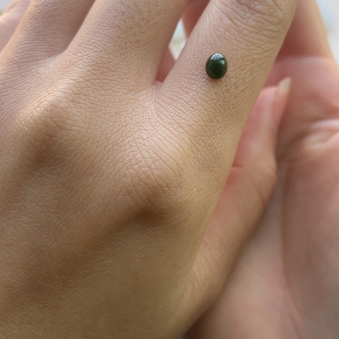 －***辣翡翠未镶嵌颈饰蛋面