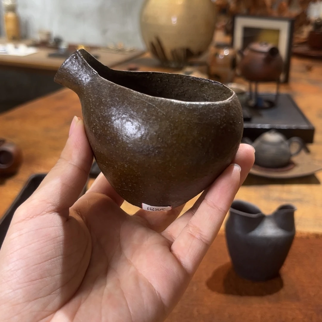 景德镇鱼和熊手工陶艺