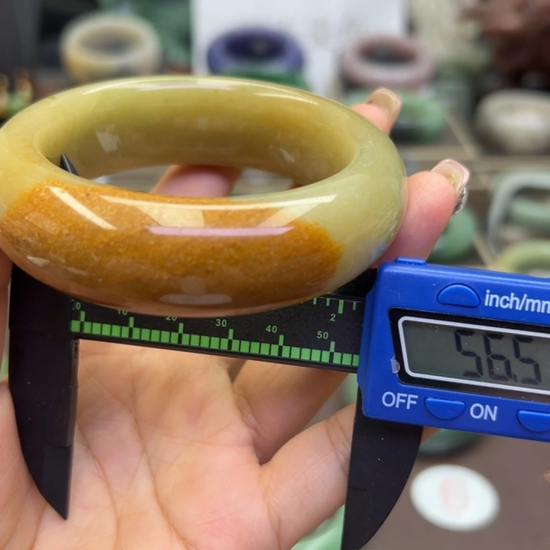 未镶嵌手镯石英岩玉