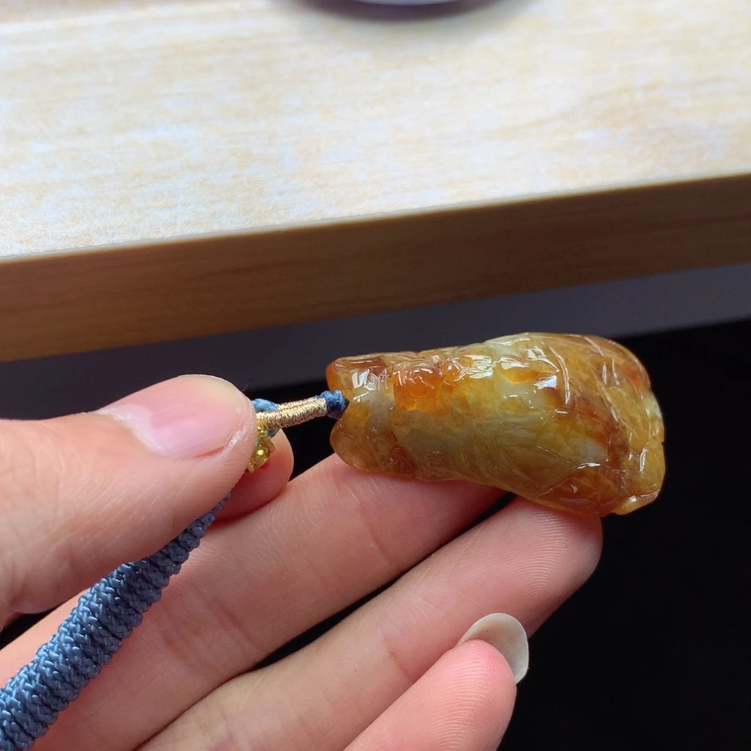 翡翠未镶嵌颈饰吊坠
