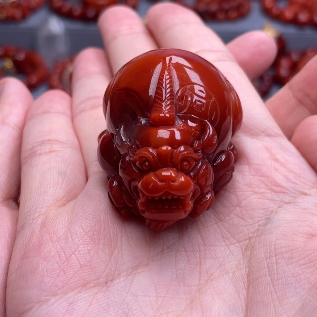 南红玛瑙未镶嵌珠宝奇石貔貅吊坠