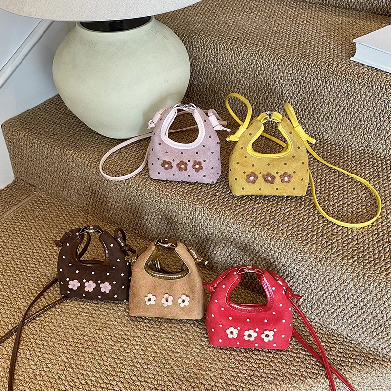 女童洋气可爱花朵迷你手提配饰包小女孩洋气斜跨口红包儿童马鞍包