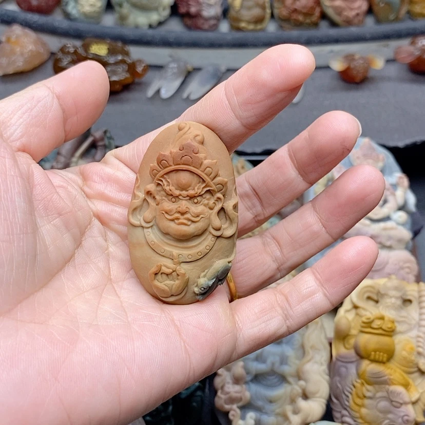 【闪购商品】定制石英质玉吊坠未镶嵌