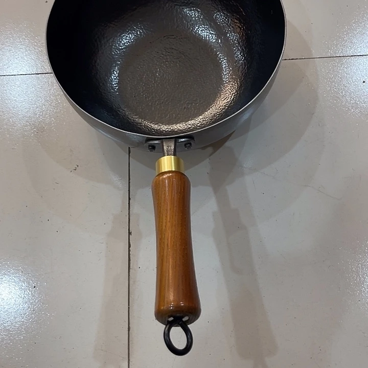 樱***子熟铁26奶锅微瑕特价不退不换