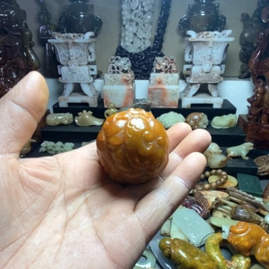 未镶嵌和田玉摆件