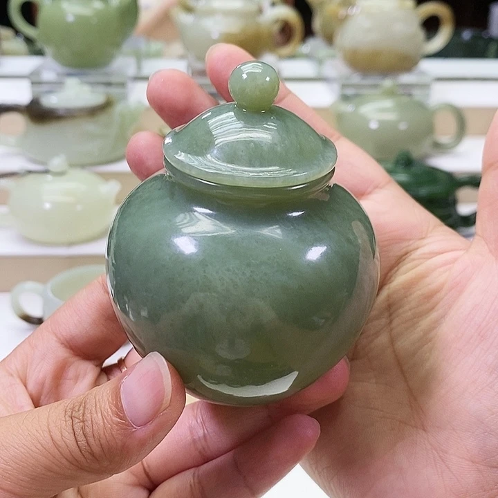 和田玉未镶嵌挂件茶叶罐（微瑕）