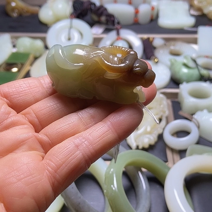 和田玉未镶嵌挂件